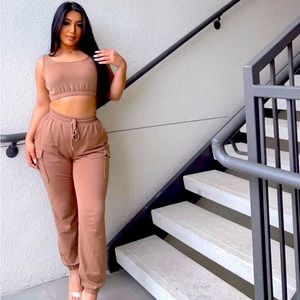 BRAND NEW WITH TAGS cargo pant 2 piece set IN BLACK